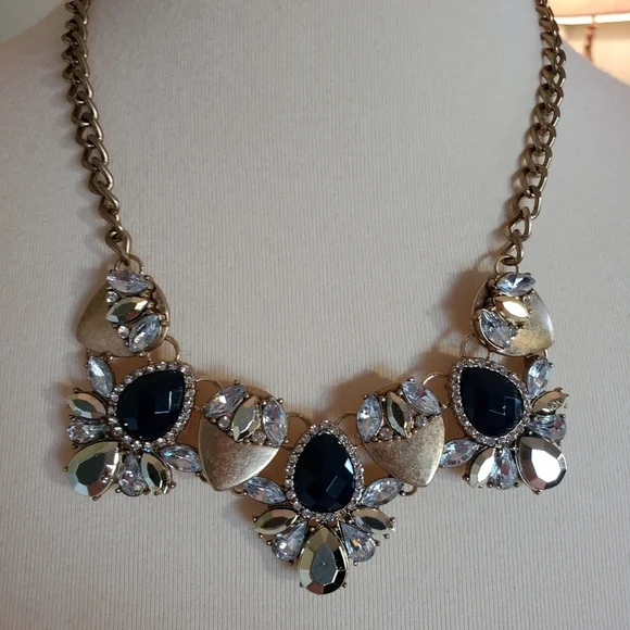 ViVI STATEMENT NECKLACE JEWELRY - Picture 1 of 4